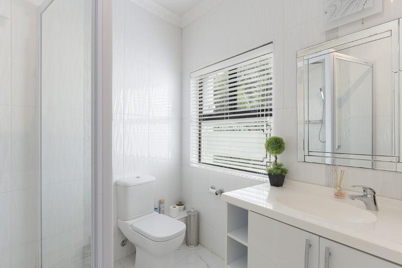 9 Bedroom Property for Sale in Gordon Heights Western Cape